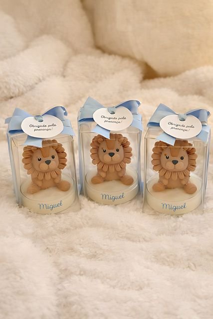 Vela leãozinho base de acrílico — lembrancinha hanami personalizável